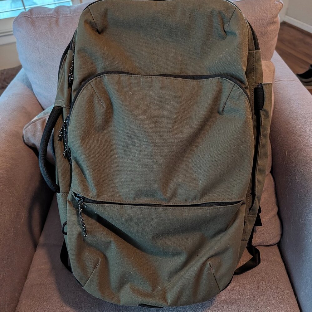 Pakt The Travel back pack